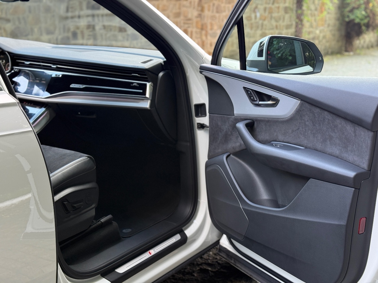 Audi Q7 - фото 36