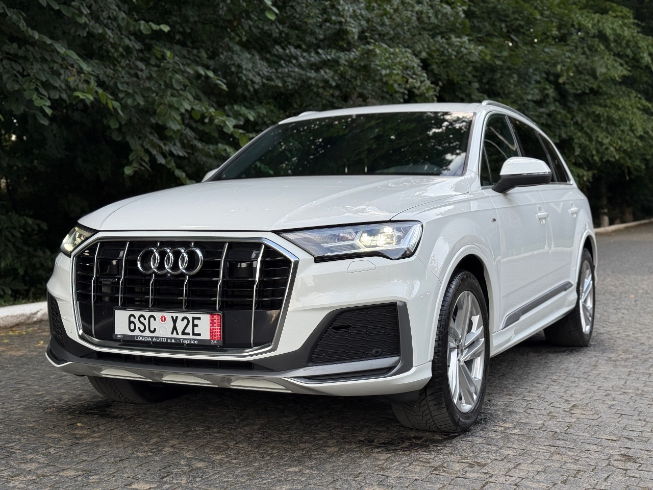 Audi Q7 - фото 18