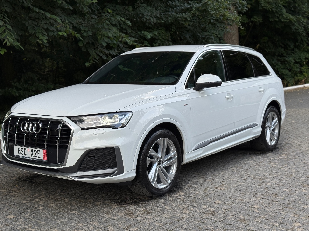 Audi Q7 - фото 2