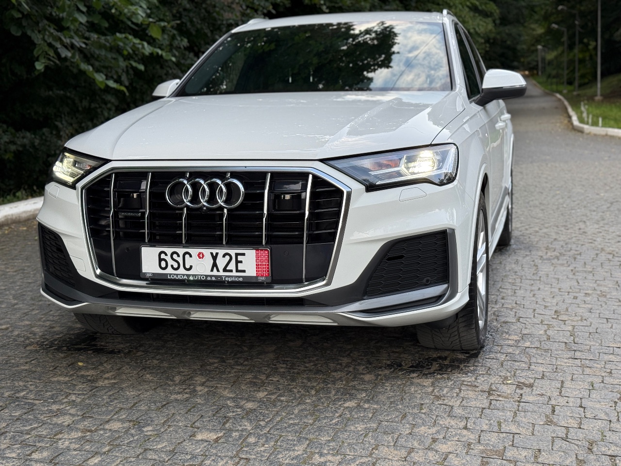 Audi Q7 - фото 17