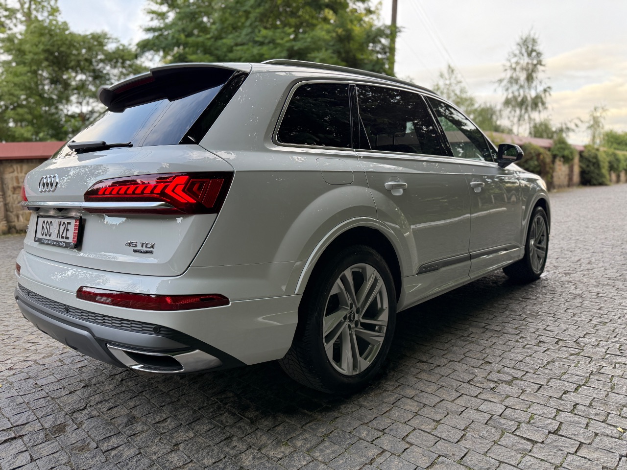 Audi Q7 - фото 7