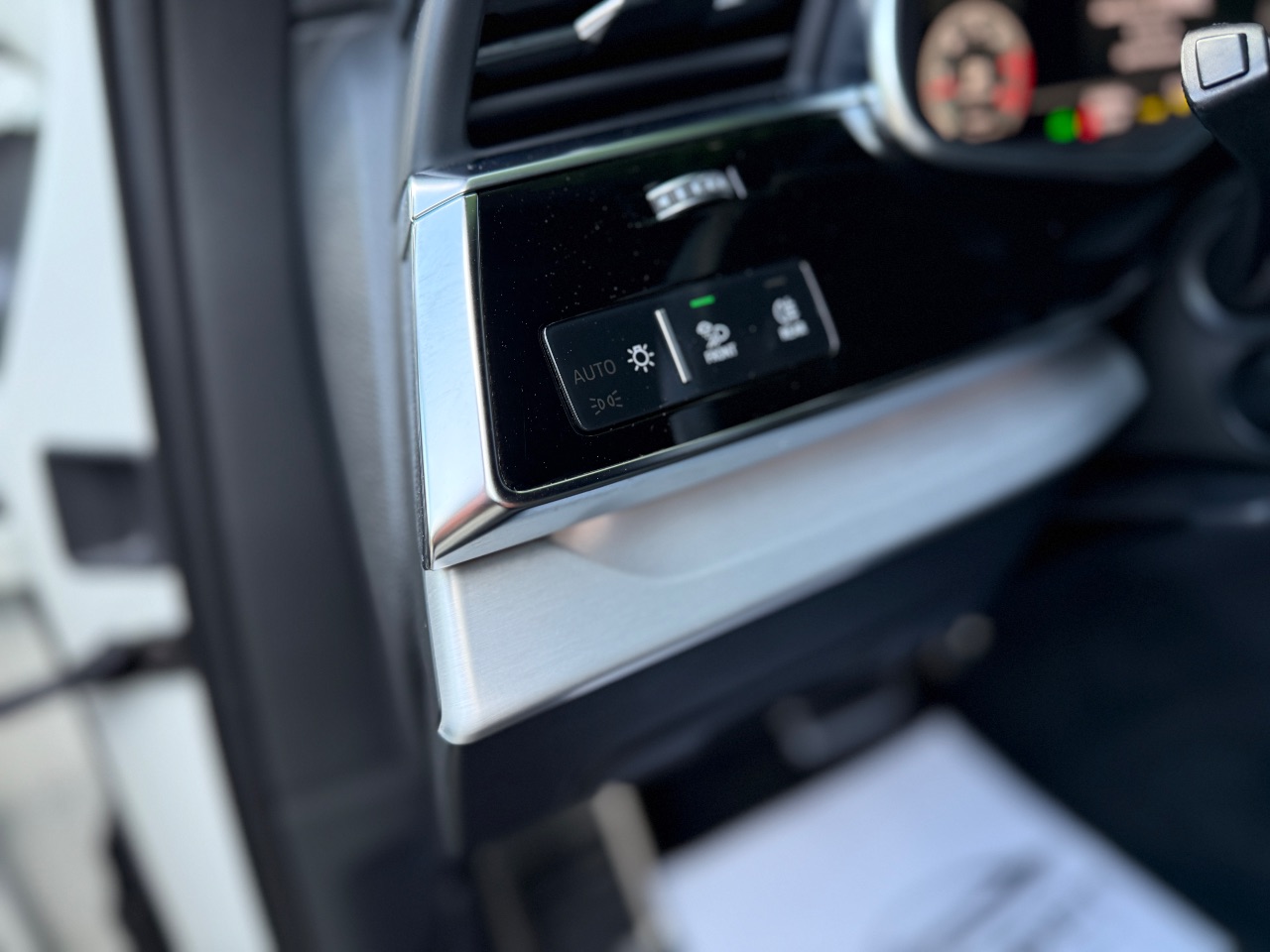 Audi Q7 - фото 24