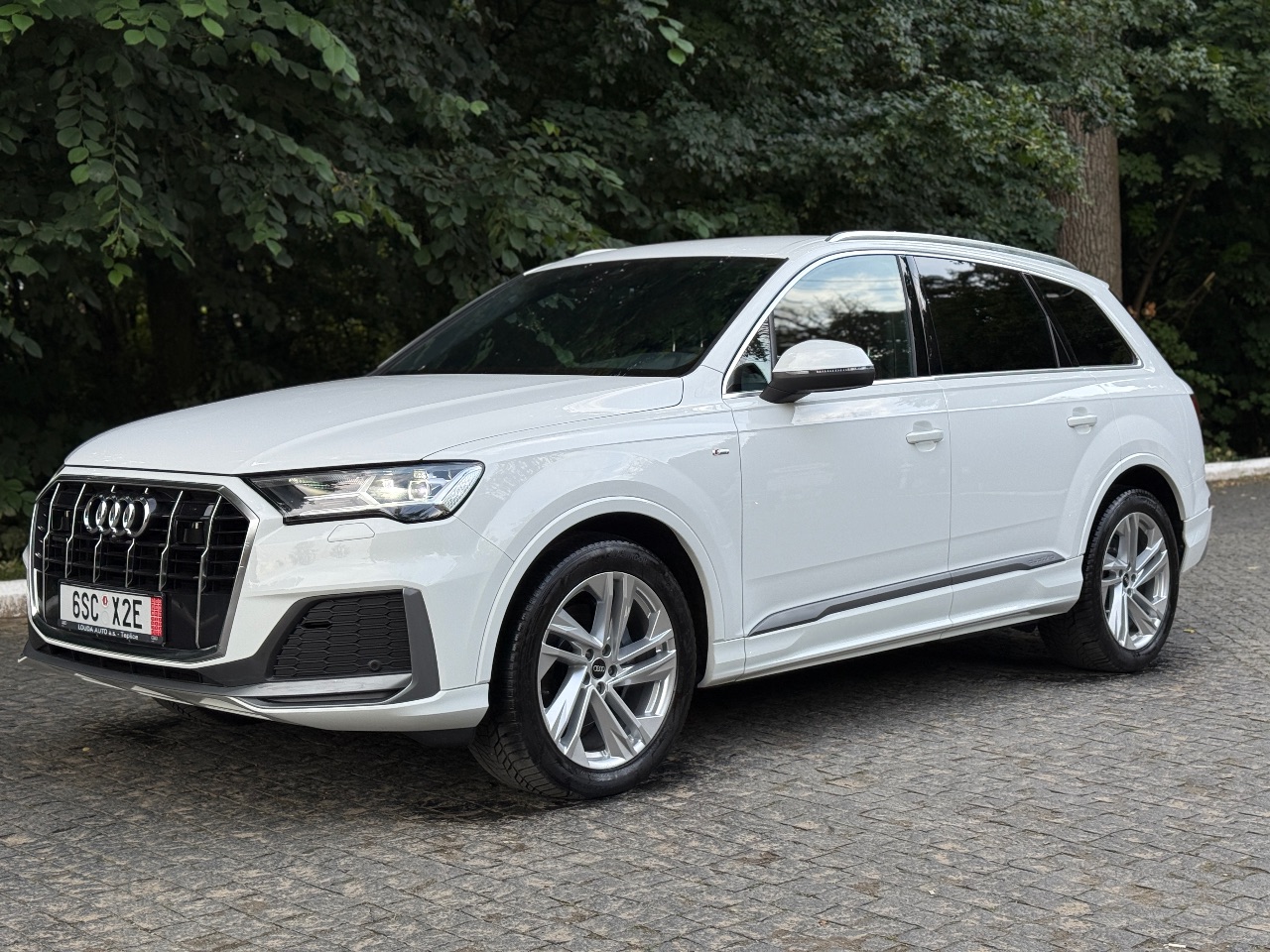Audi Q7 - фото 15