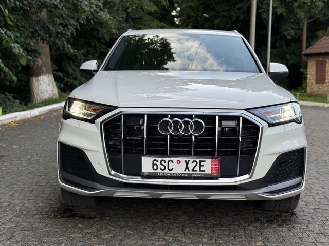 Audi Q7 - фото 3