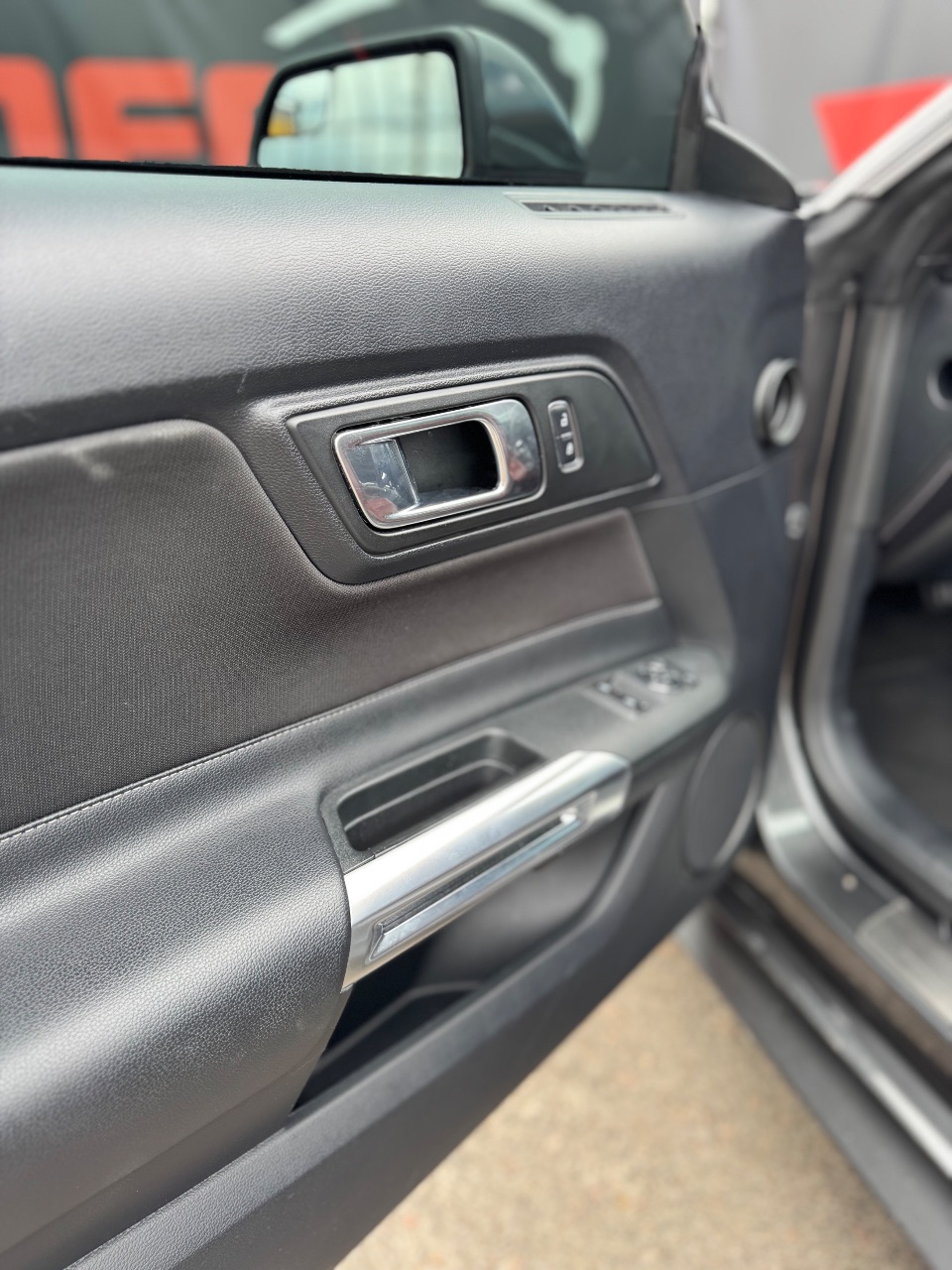 Ford Mustang - фото 8