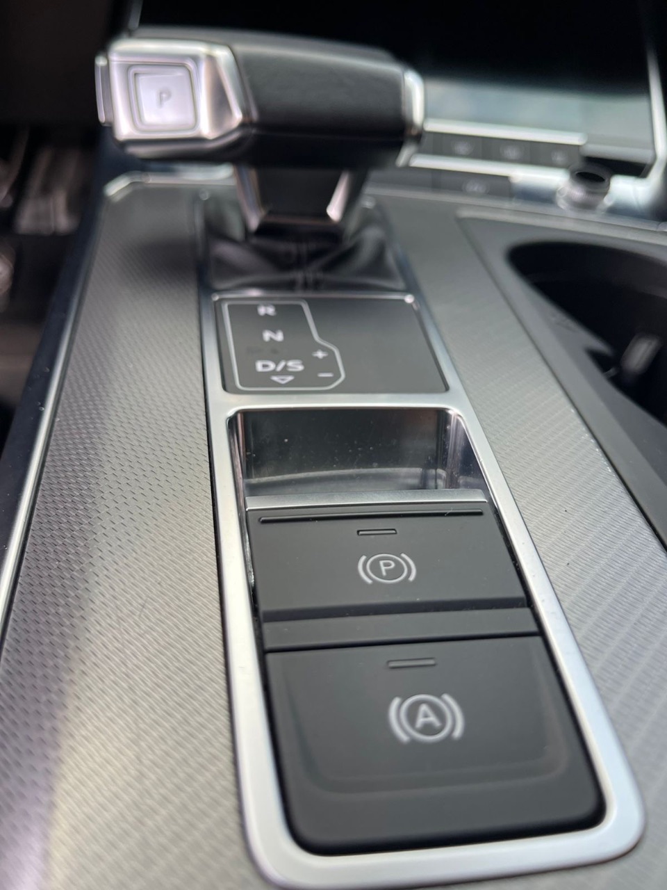 Audi A6 - фото 20