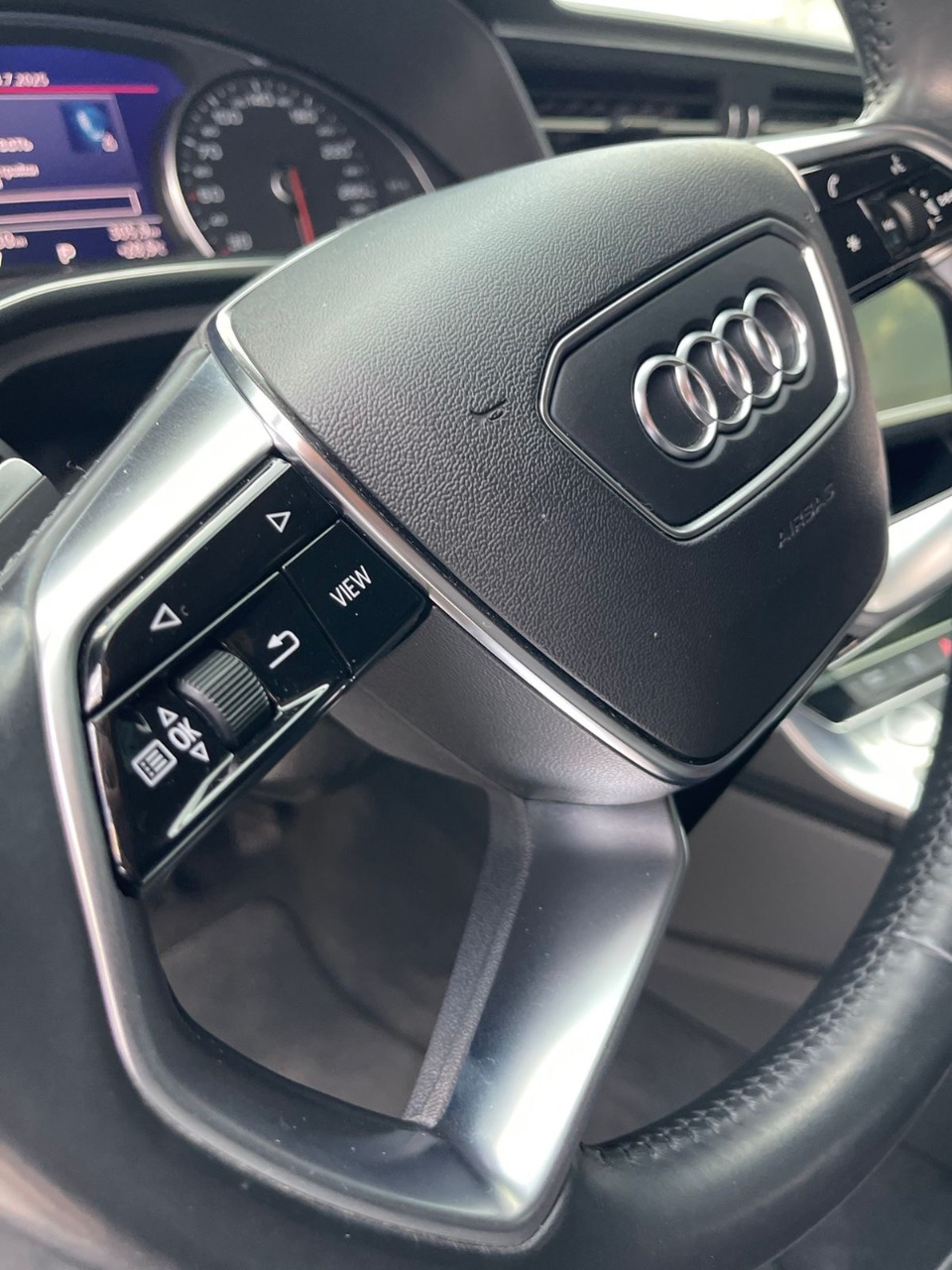 Audi A6 - фото 17