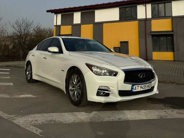 Infiniti Q50 - фото 1