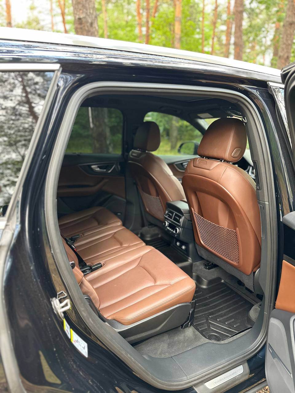 Audi Q7 - фото 10