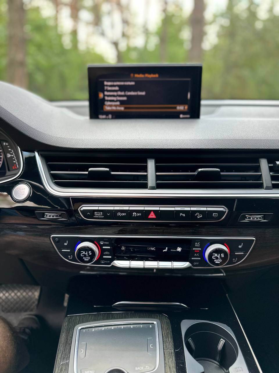 Audi Q7 - фото 17