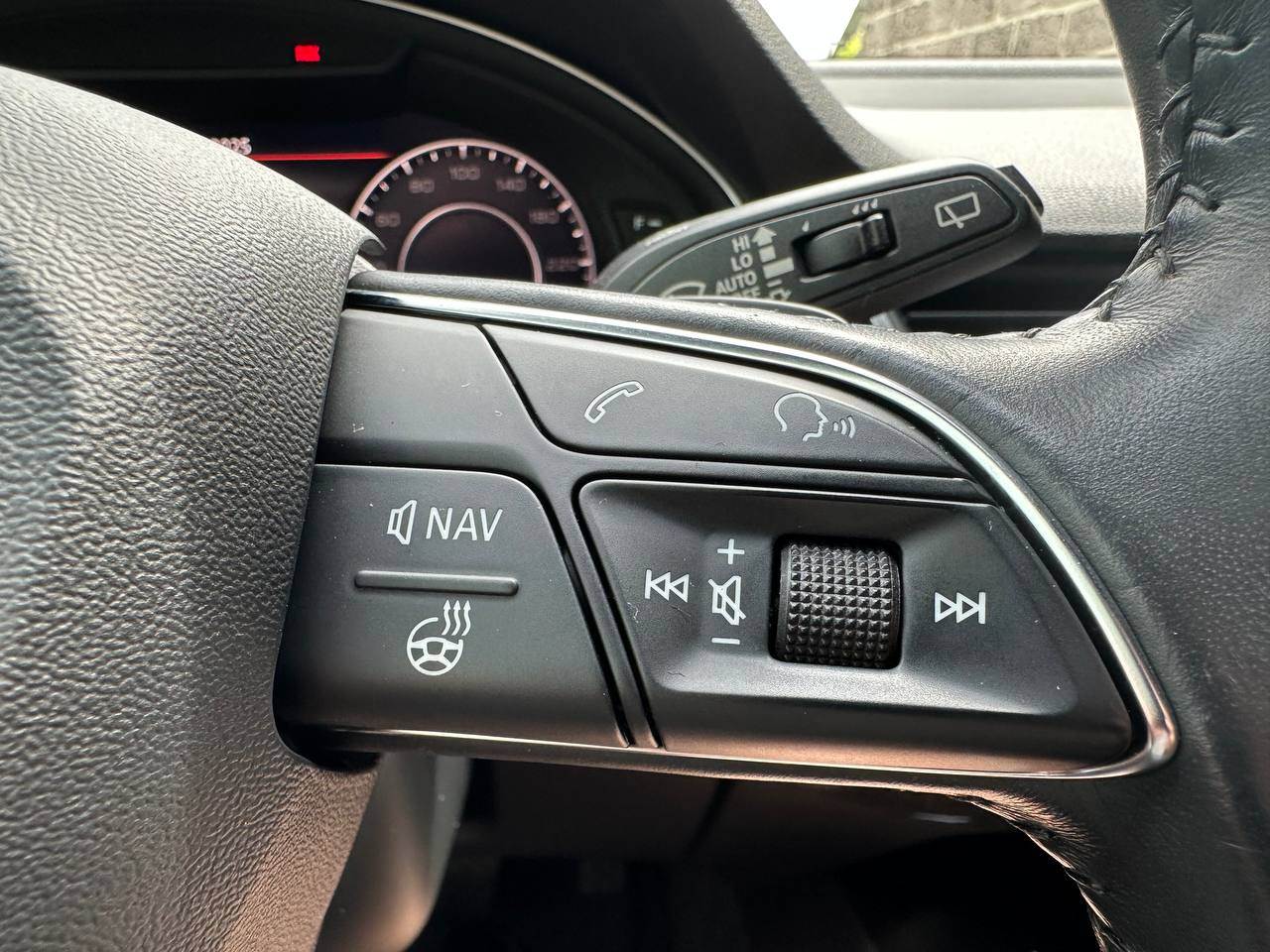 Audi Q7 - фото 19