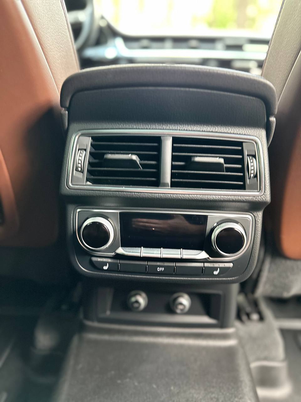 Audi Q7 - фото 11