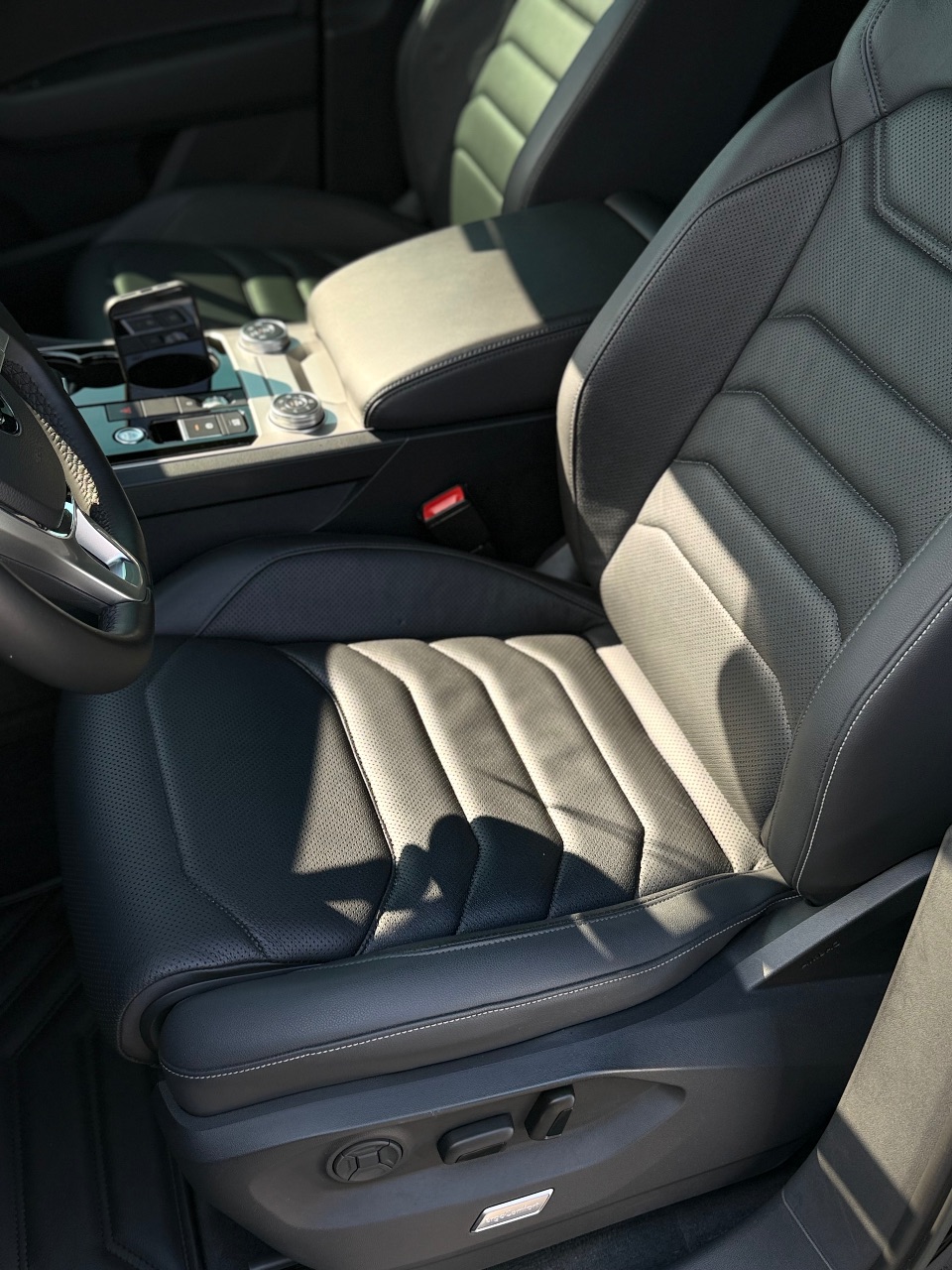 Volkswagen Touareg - фото 15