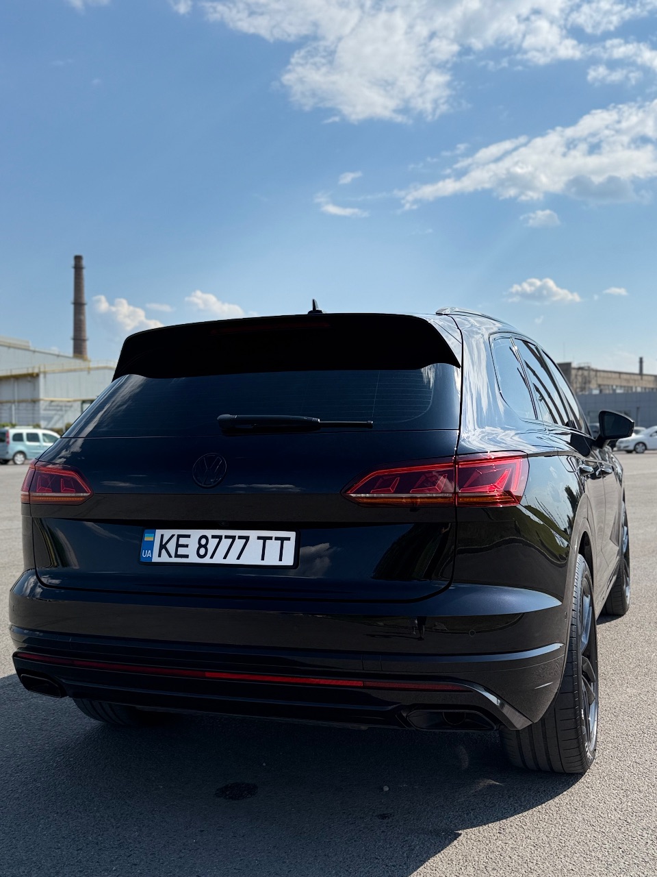 Volkswagen Touareg - фото 8