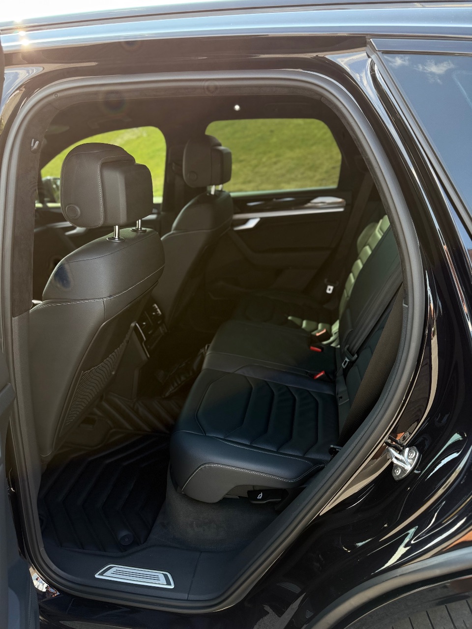 Volkswagen Touareg - фото 19