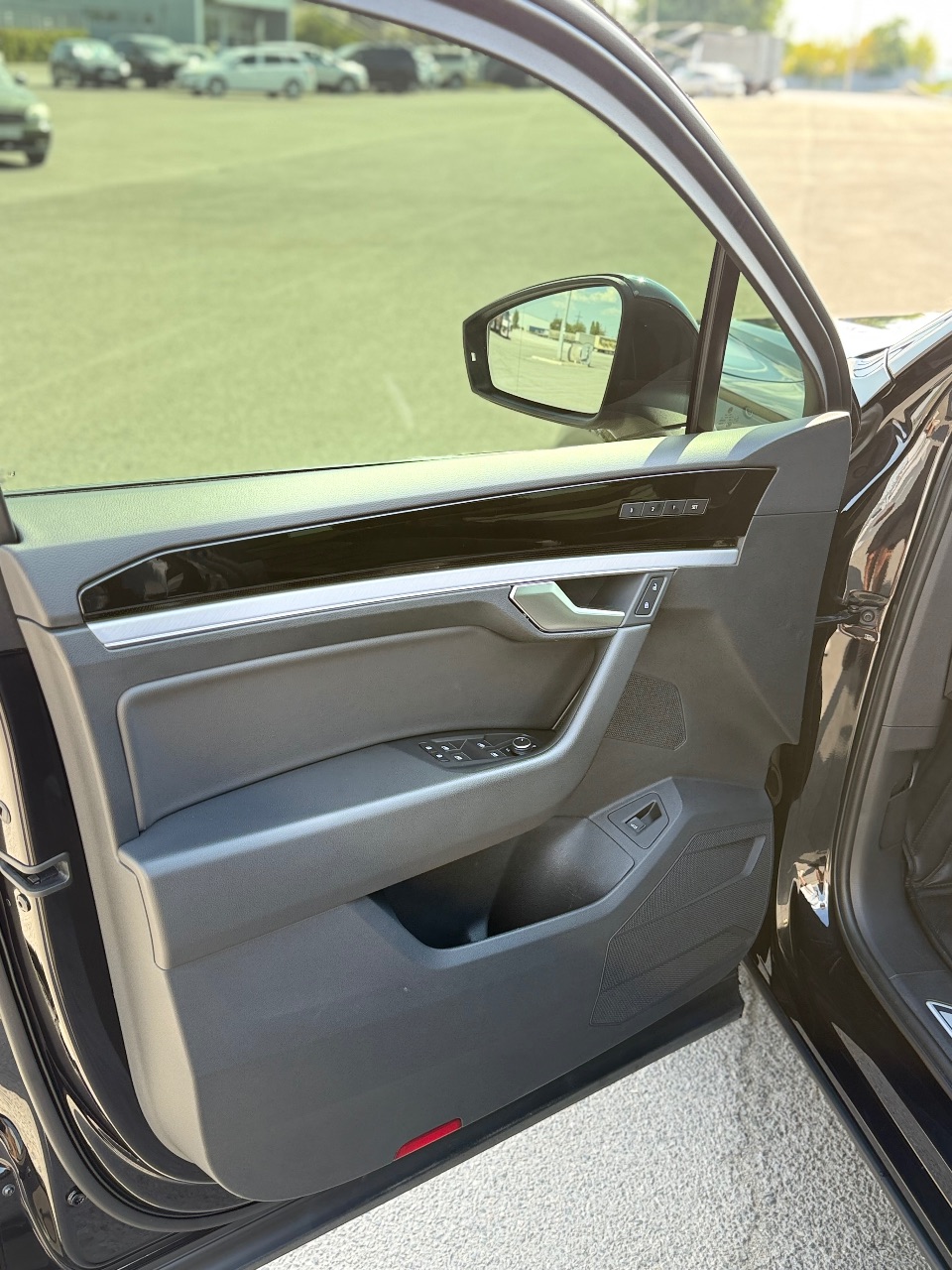 Volkswagen Touareg - фото 16