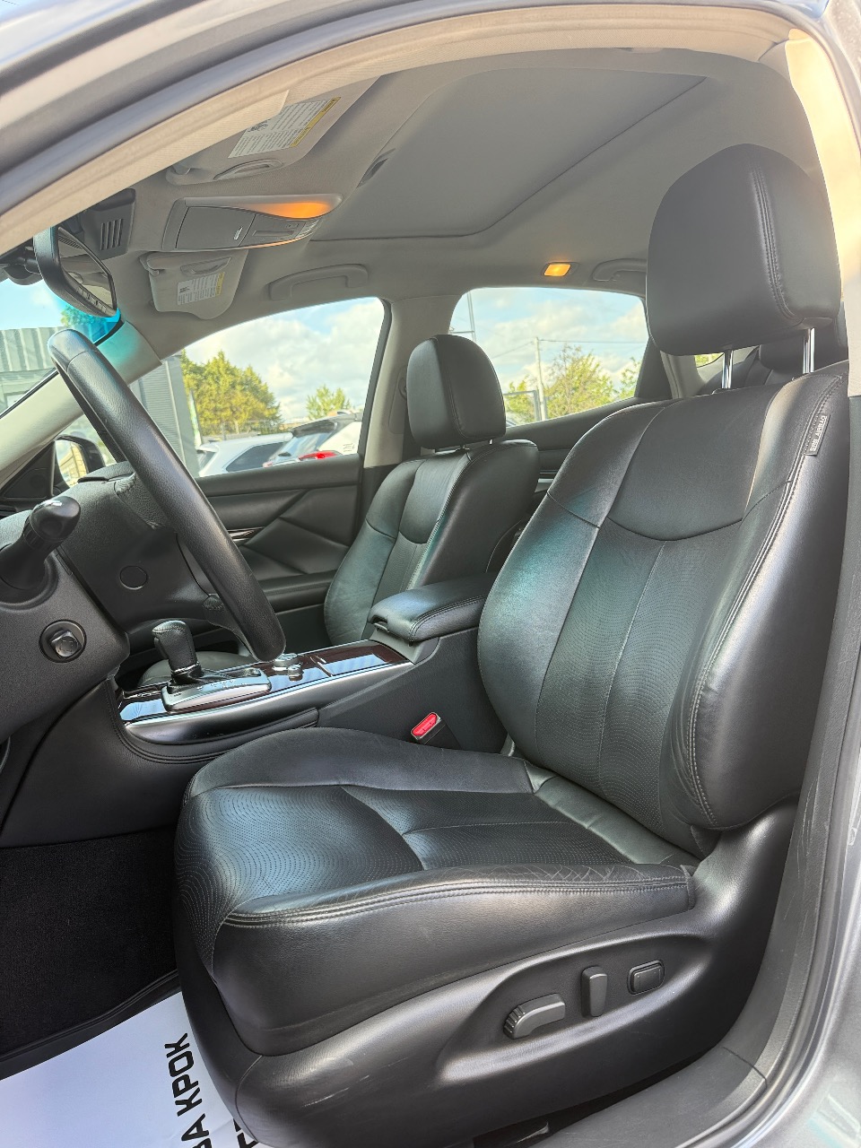 Infiniti Q70 - фото 4