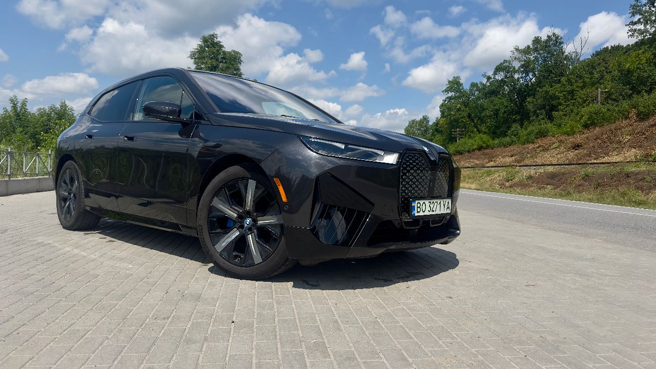 BMW iX - фото 37