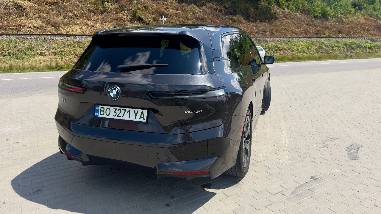 BMW iX - фото 27
