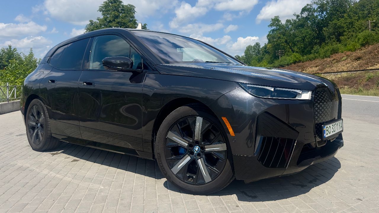 BMW iX - фото 10