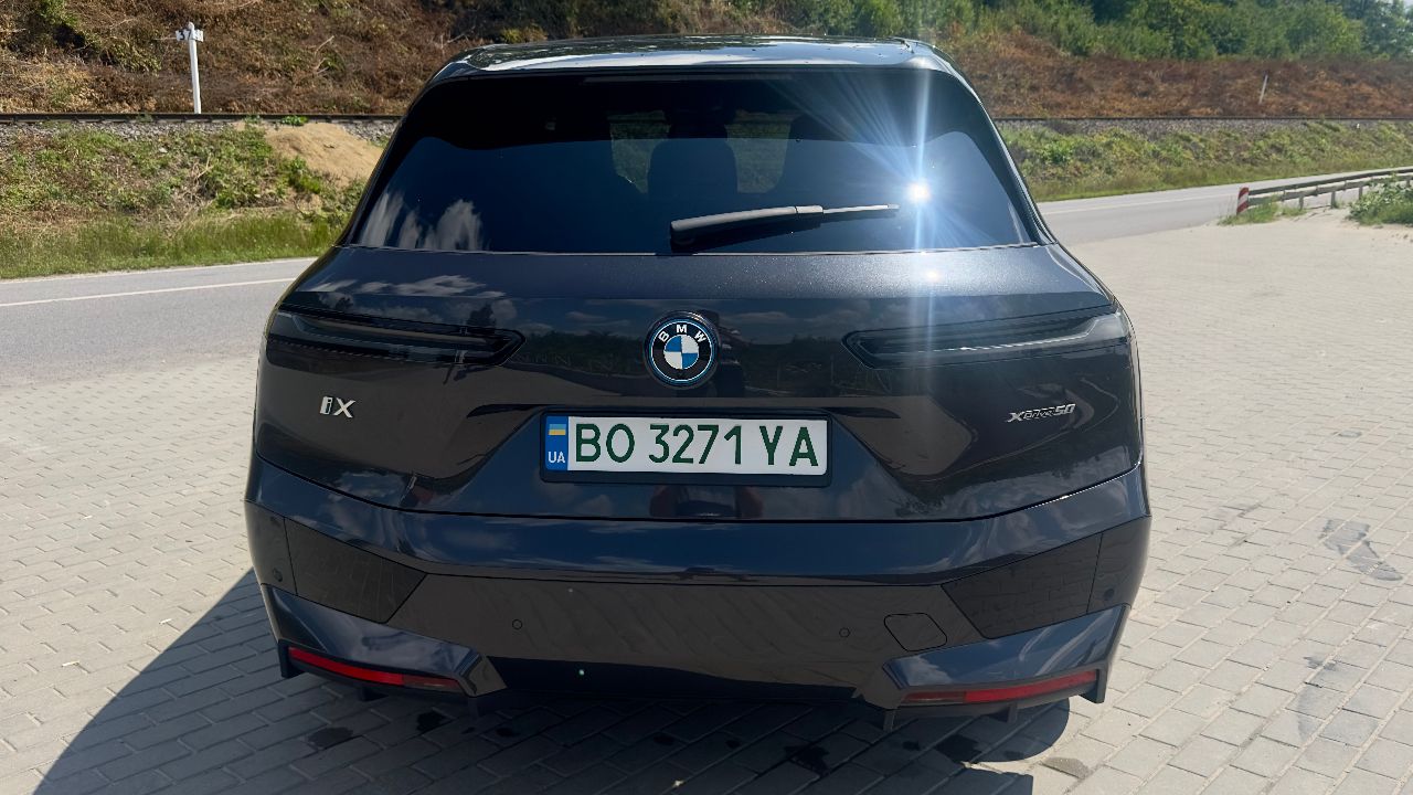 BMW iX - фото 5