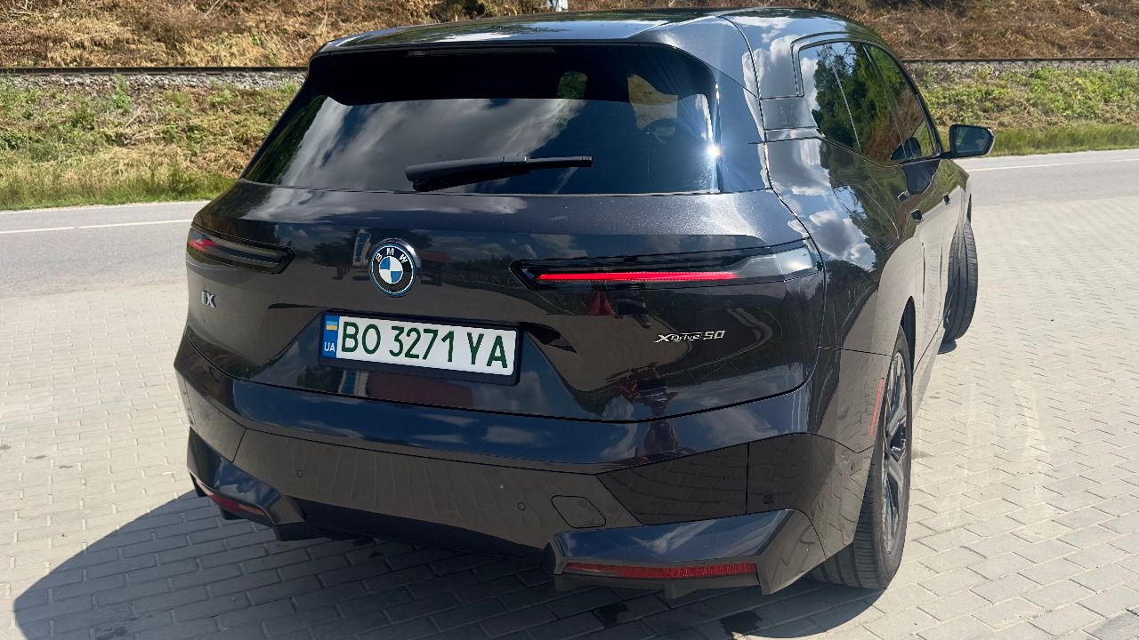 BMW iX - фото 18