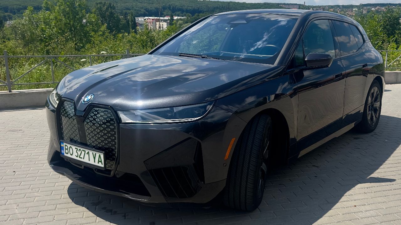 BMW iX - фото 12