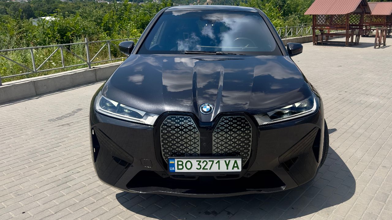 BMW iX - фото 31