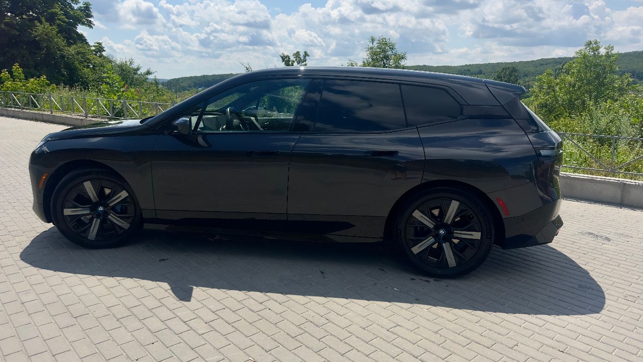 BMW iX - фото 29