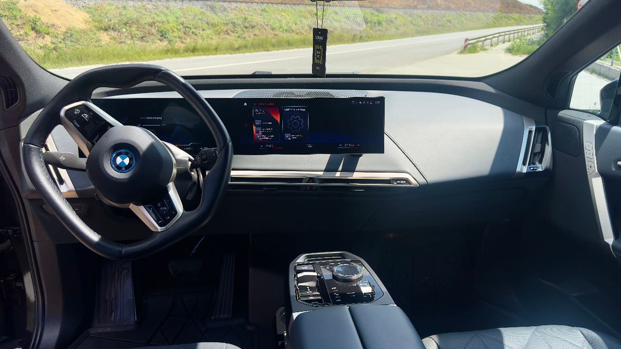 BMW iX - фото 32