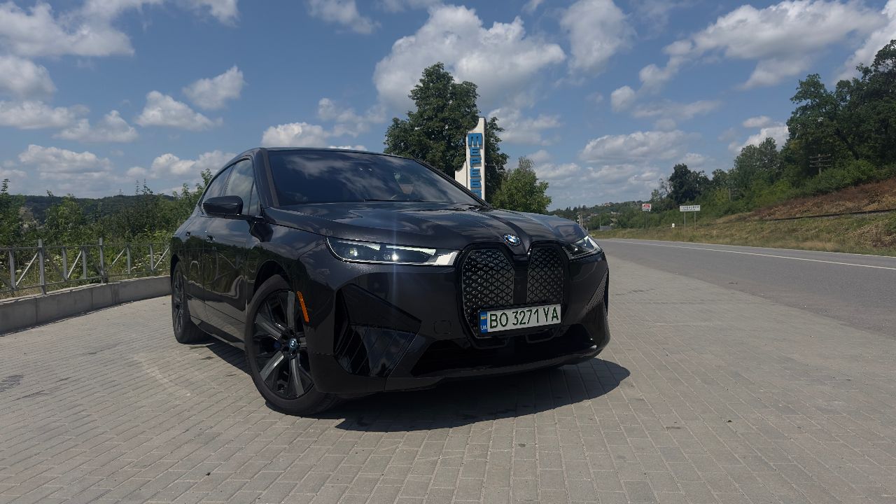 BMW iX - фото 13