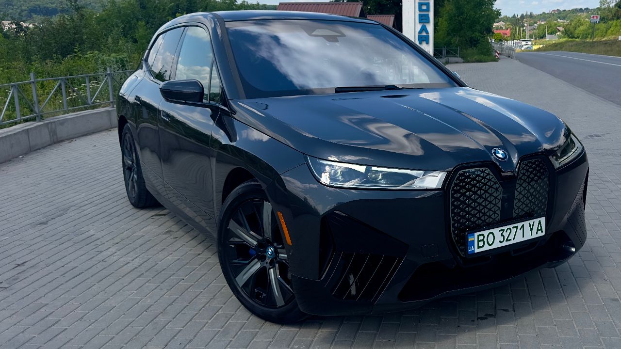 BMW iX - фото 23