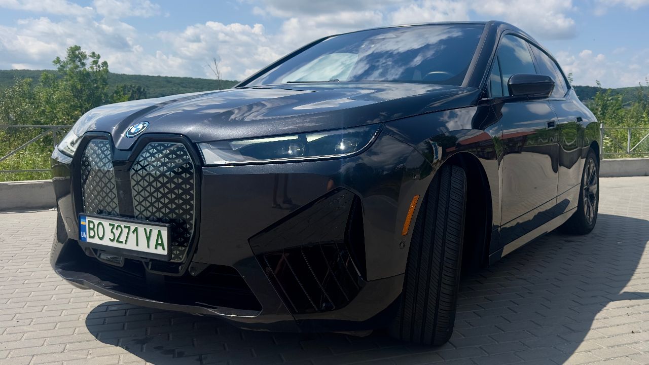 BMW iX - фото 14