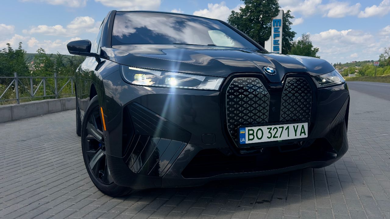 BMW iX - фото 22