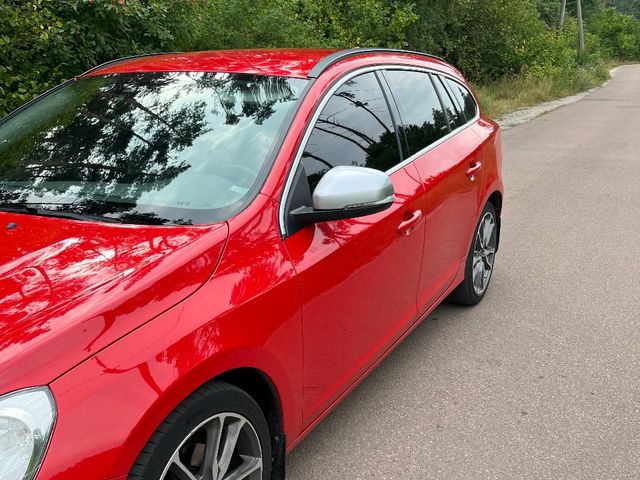 Volvo V60 - фото 4