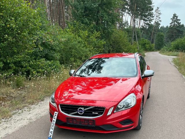 Volvo V60 - фото 1