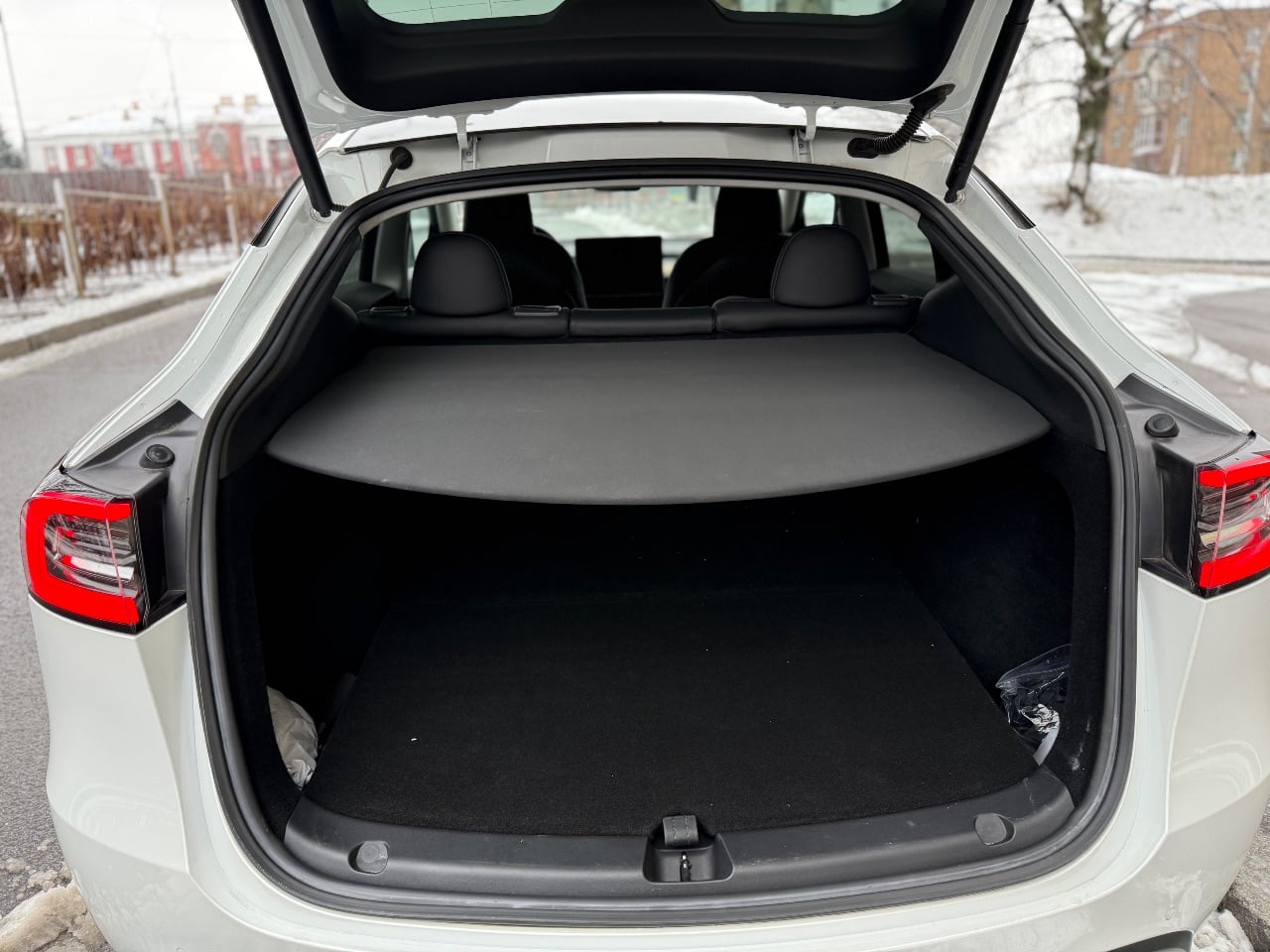 Tesla Model Y - фото 6