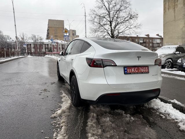 Tesla Model Y - фото 5