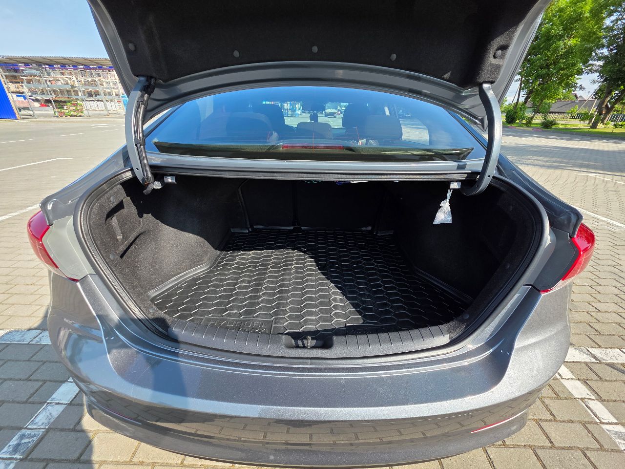 Hyundai Elantra - фото 16