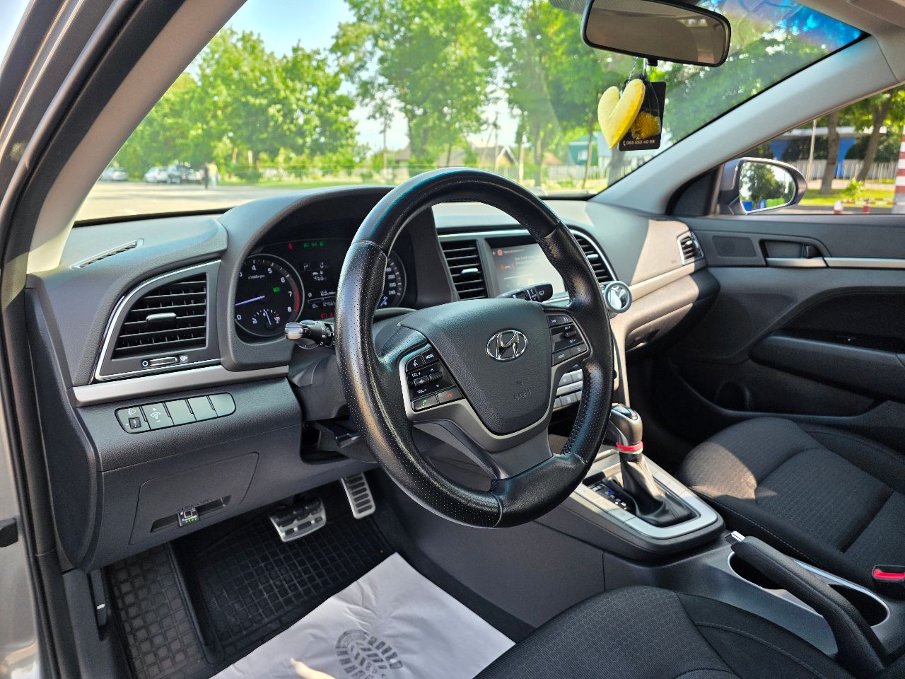 Hyundai Elantra - фото 10