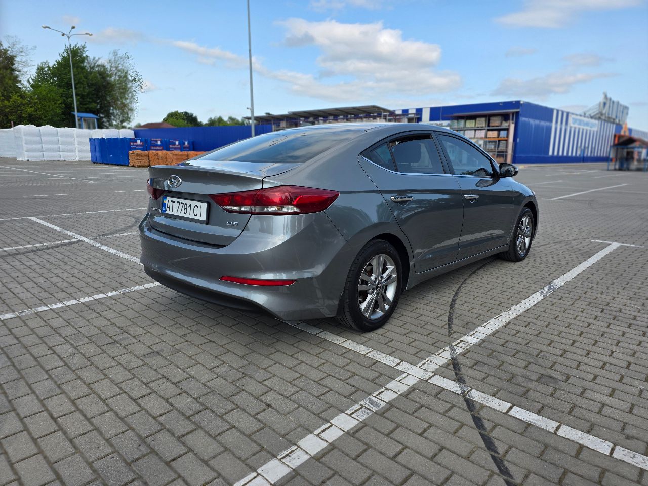 Hyundai Elantra - фото 5