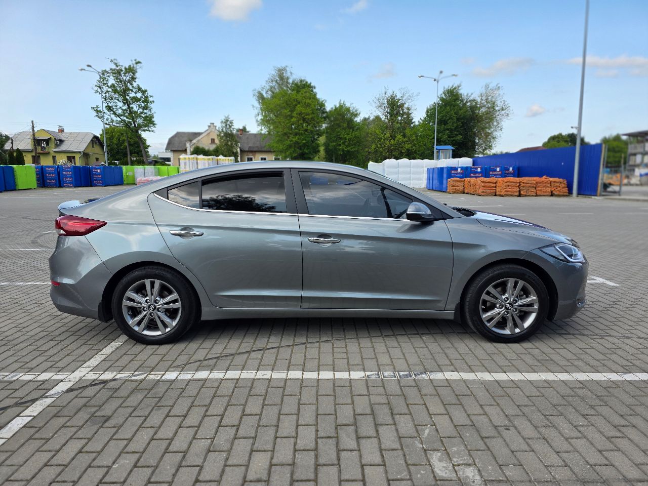 Hyundai Elantra - фото 4