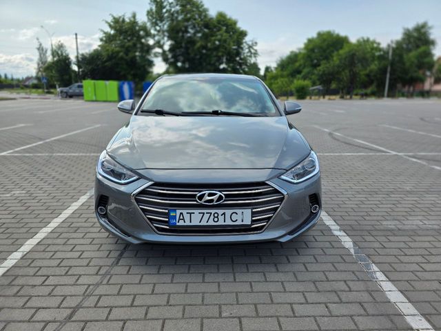 Hyundai Elantra - фото 2