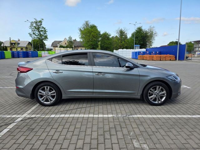 Hyundai Elantra - фото 4