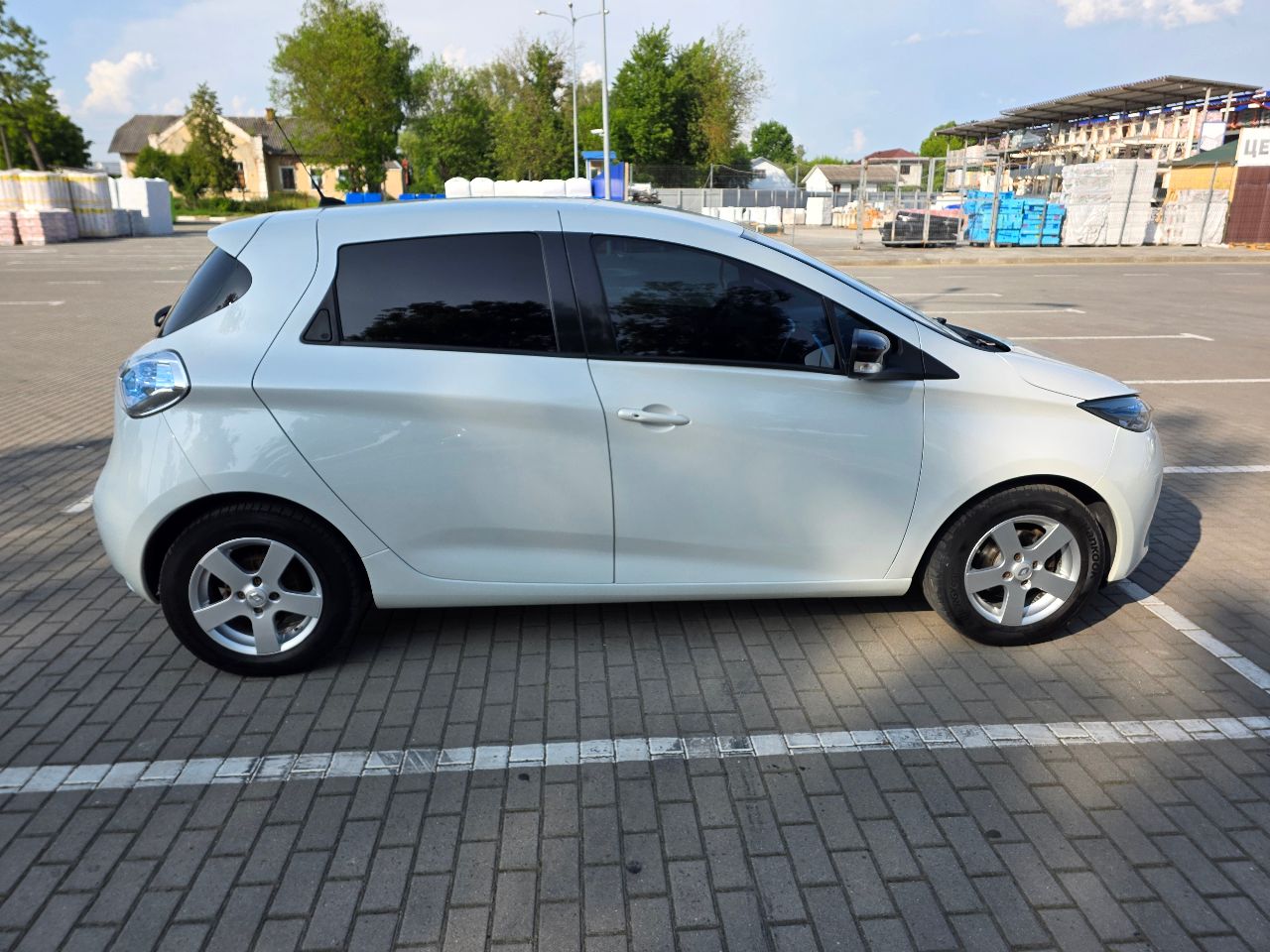Renault ZOE - фото 9