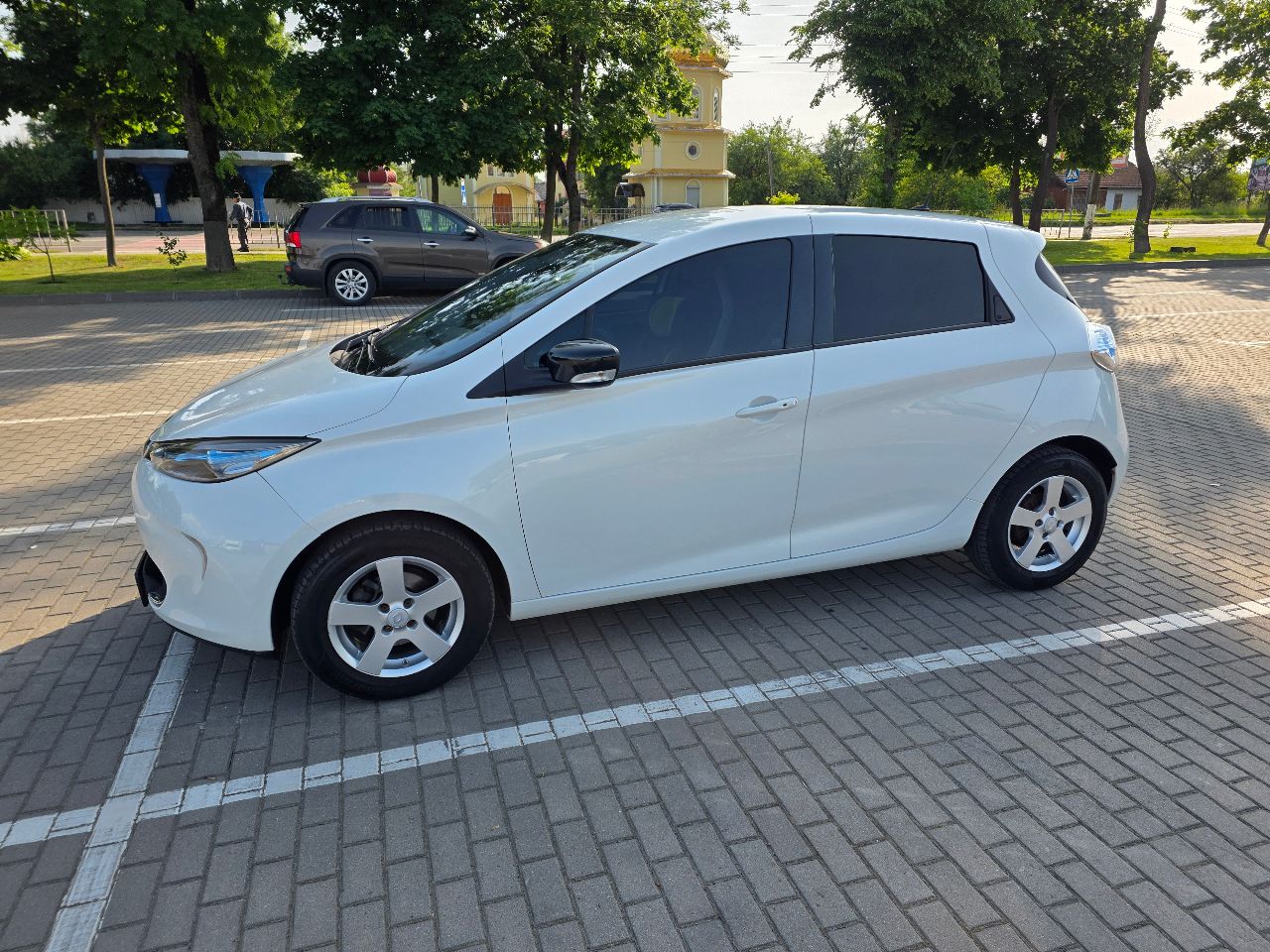 Renault ZOE - фото 2