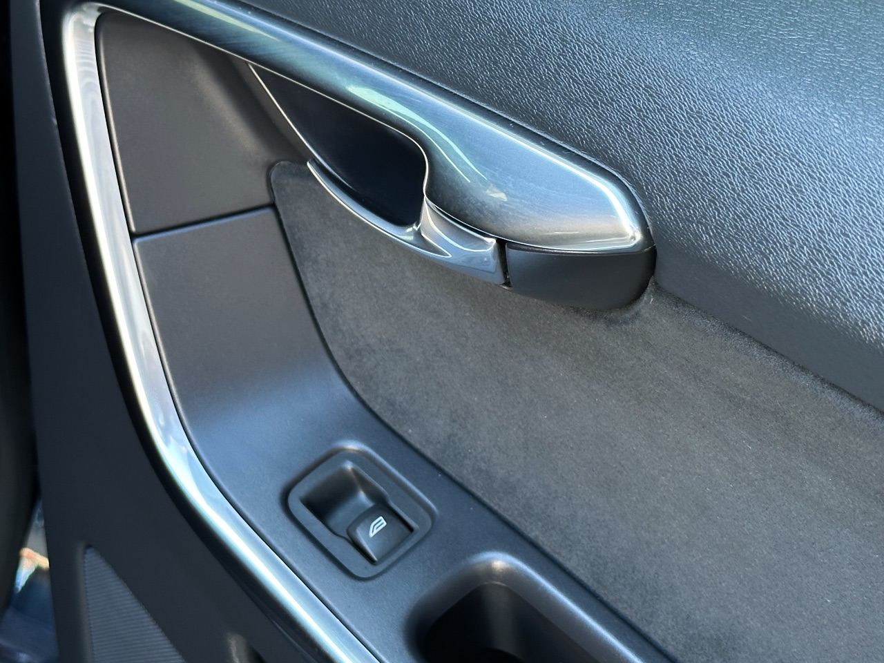 Volvo XC60 - фото 16