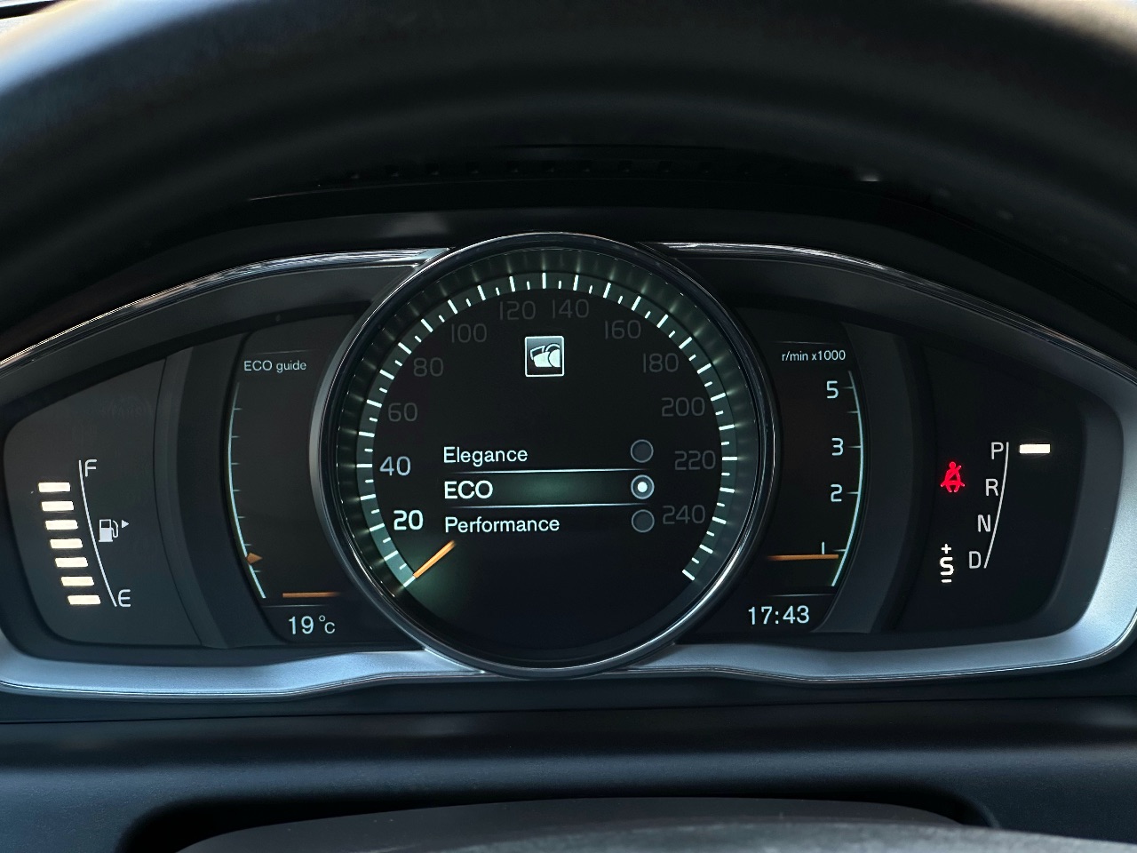 Volvo XC60 - фото 66