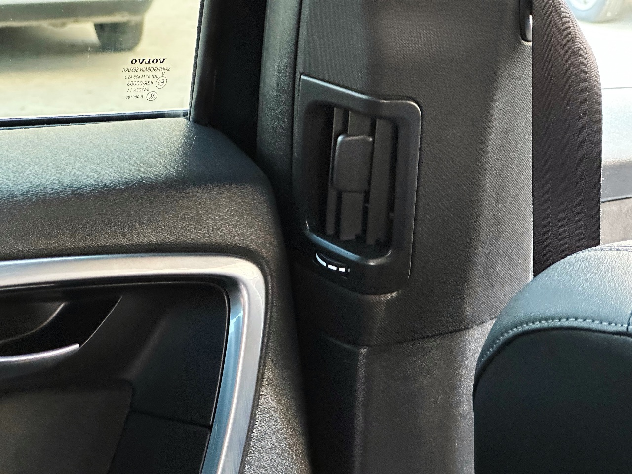 Volvo XC60 - фото 34