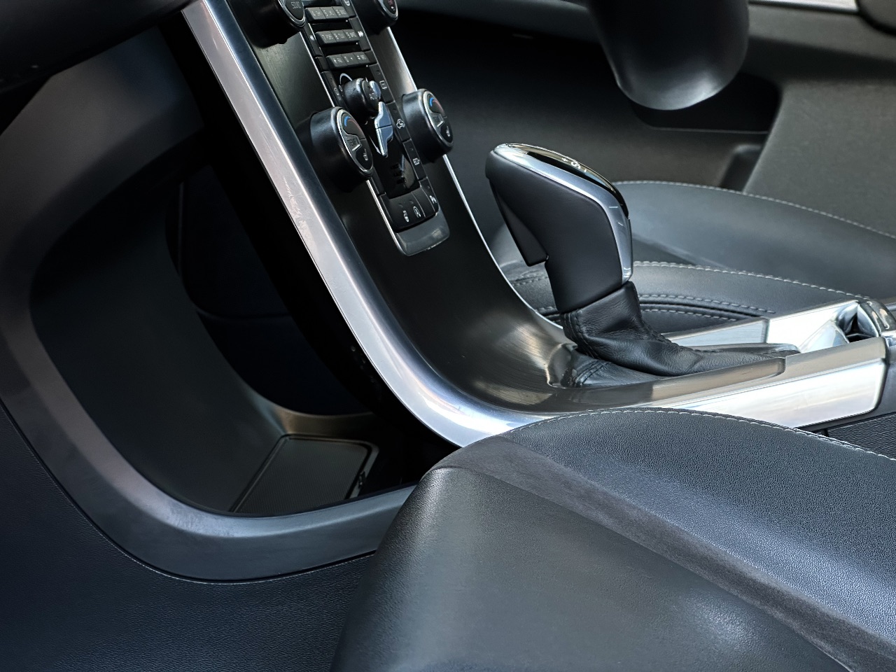 Volvo XC60 - фото 18